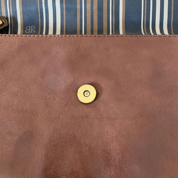 Banana Republic Clutch - Picture 5 of 12